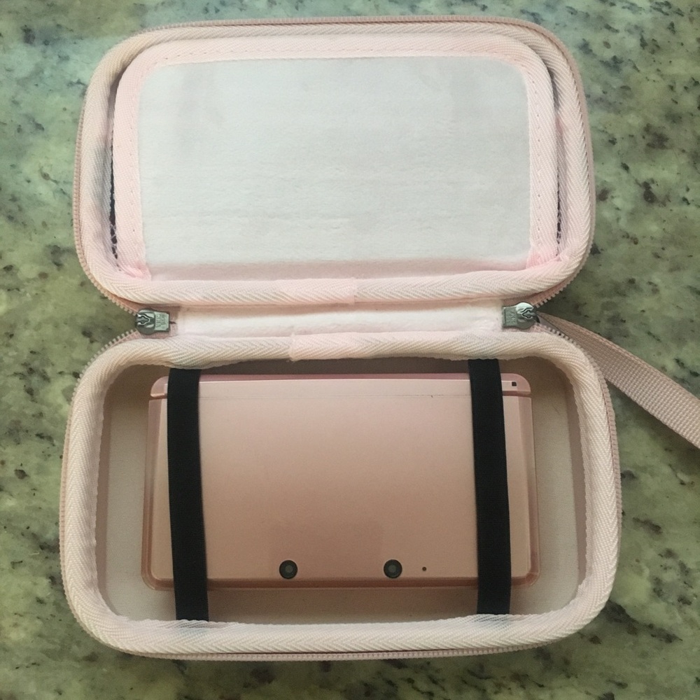 Pink Nintendo 3DS